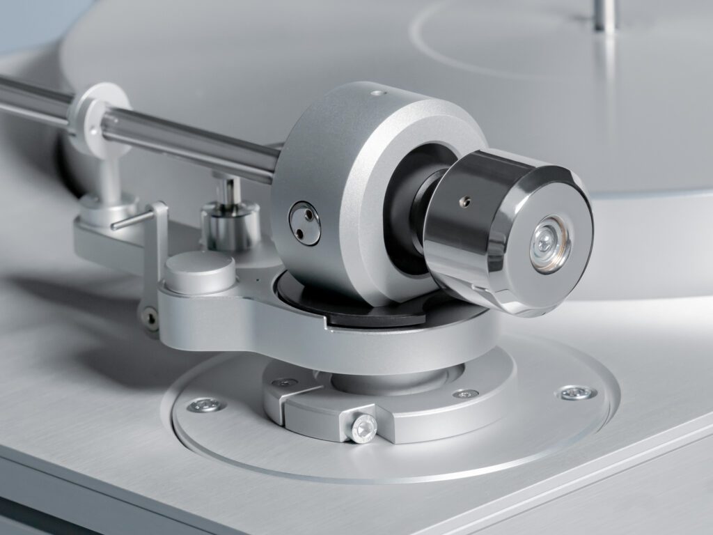 Burmester 217 arm-base detail