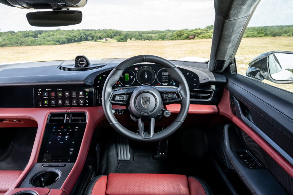 Porsche Taycan Turbo S Sport Tourismo interior
