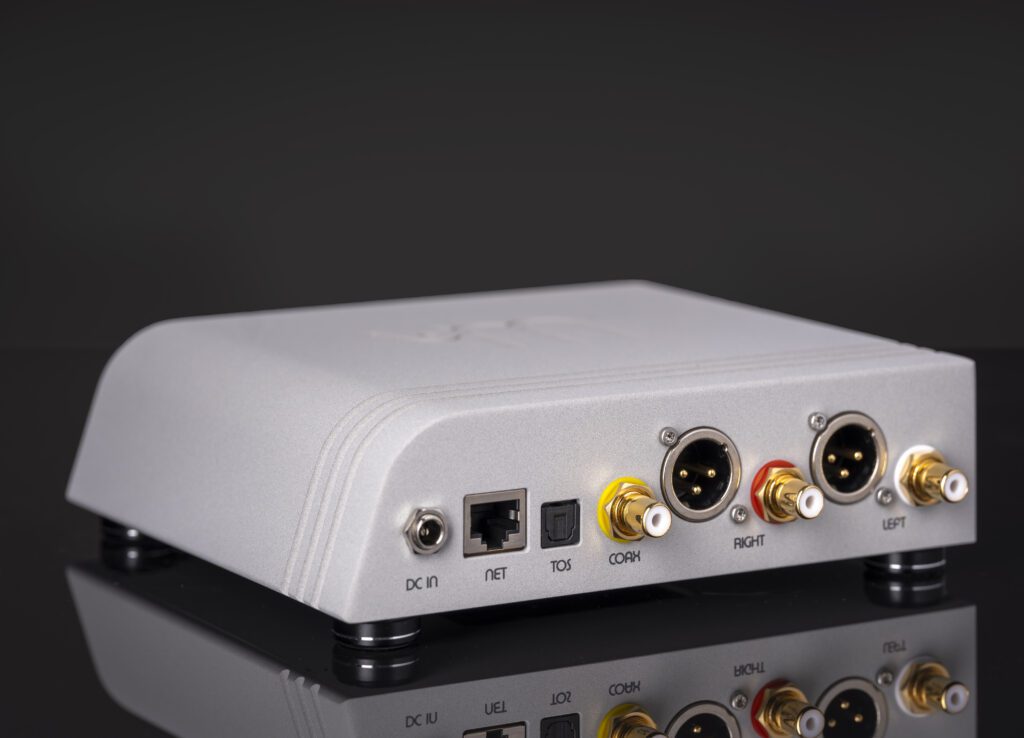 Wattson Madison LE Rear 3_4-Edit